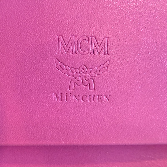 🌸MCM Pink and Cream Wallet with Gold-Toned Hardware EUC - Picture 10 of 13